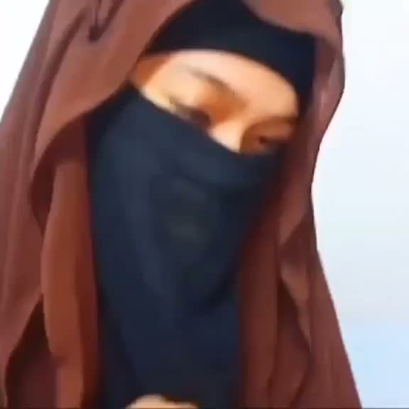 Hijabi 64